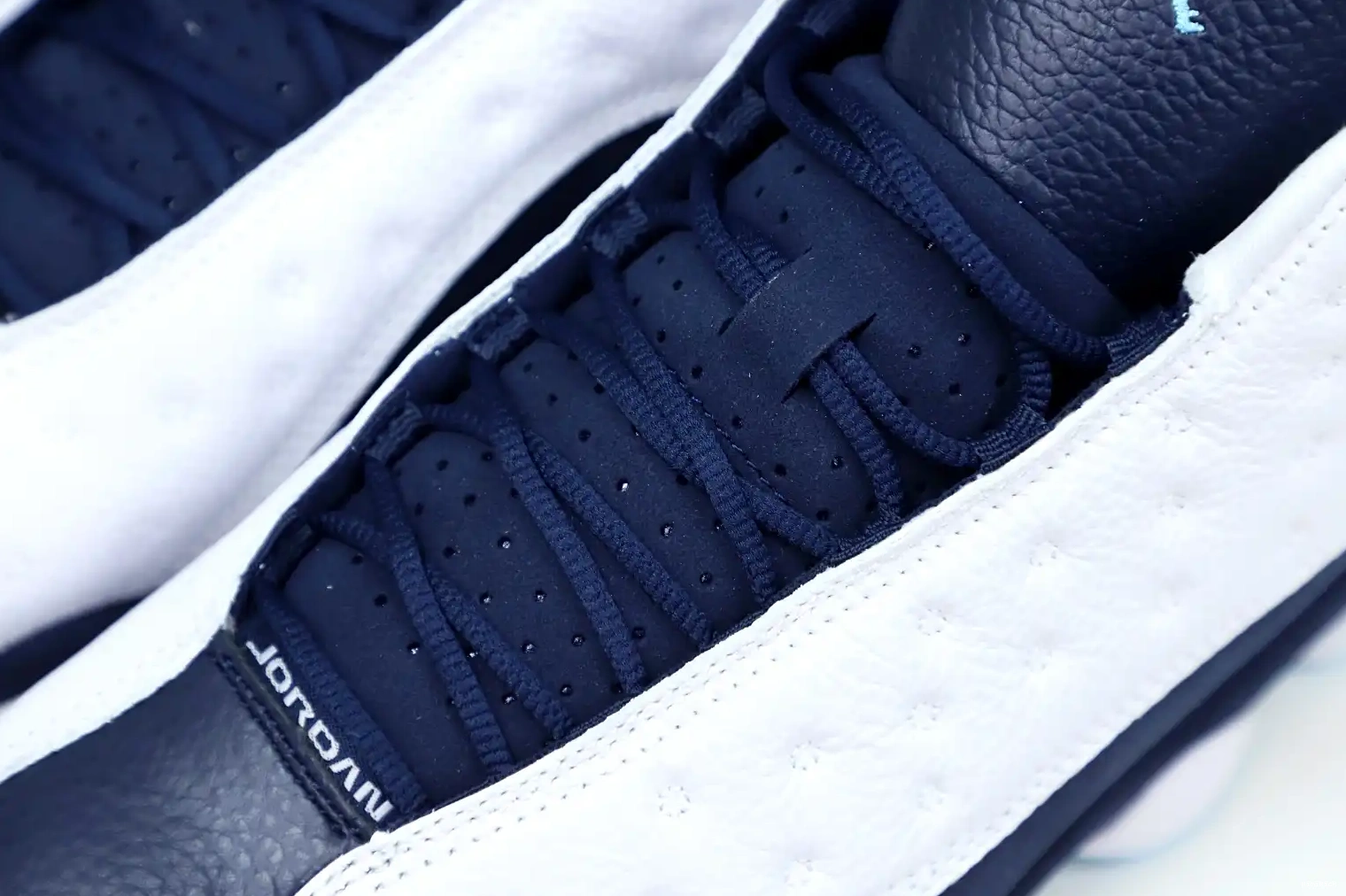 13 Kimikick OBSIDIAN AIR RETRO BLUE JORDAN WHITE 414571-144 POWDER 0620